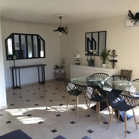 Vila 250 M2 -axe Montpellier-grande Motte *