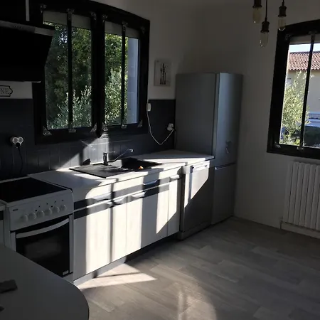 Vila 250 M2 -axe Montpellier-grande Motte *