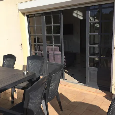 Villa Lunel 250 M2 -axe Montpellier-grande Motte *